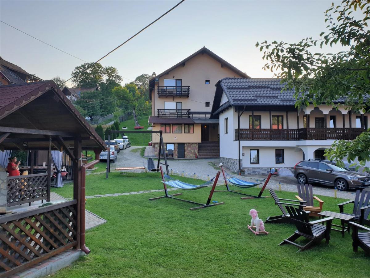 Pensiunea Sarah Bran บราน ภายนอก รูปภาพ